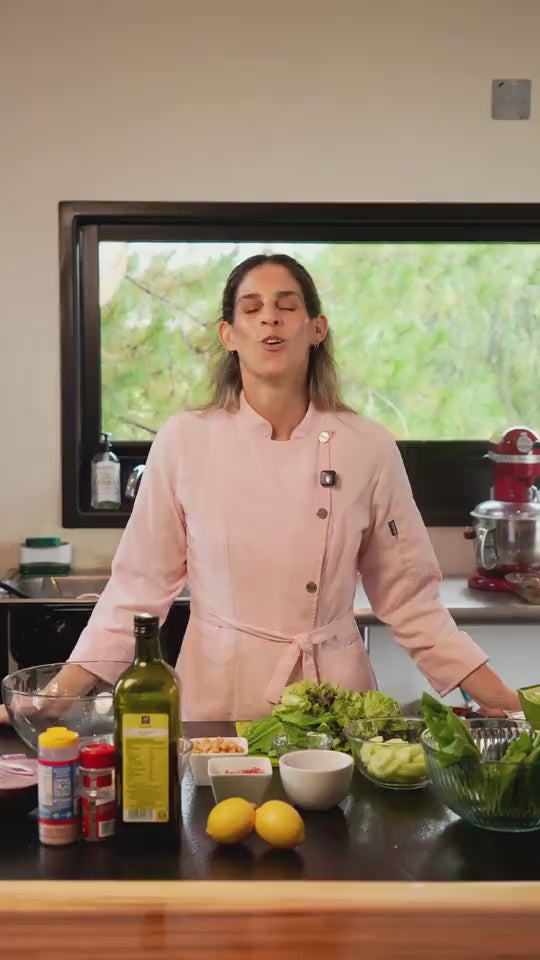 Preparación de ensalada con productos Orvag